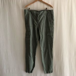 Loft Women’s Green Cargo Pants
